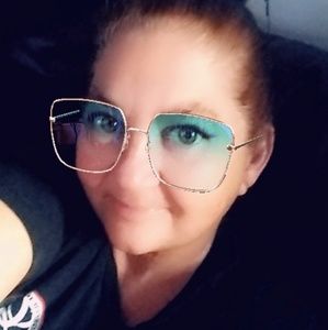 Meet your Posher, Erma